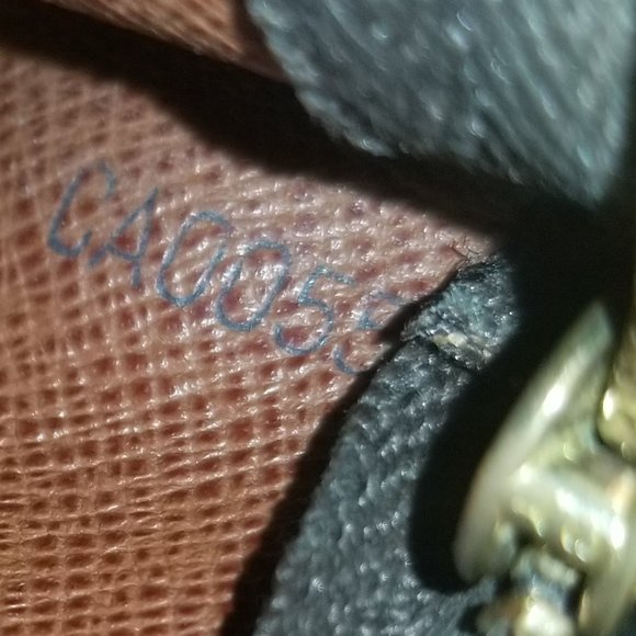 ❌‼️SOLD‼️❌ - LV Key Pouch/Cles Mono - Vintage - 💯 Authentic - Picture 6 of 6